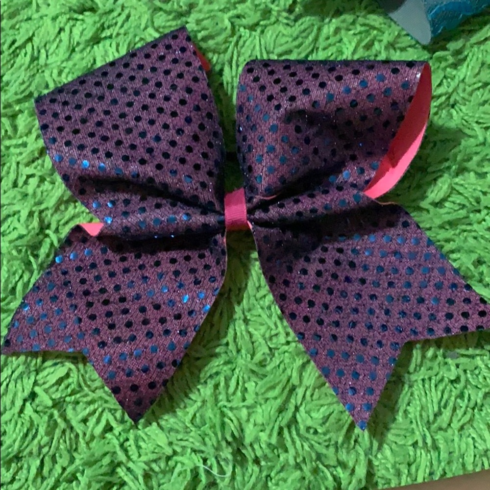 Cheer bow